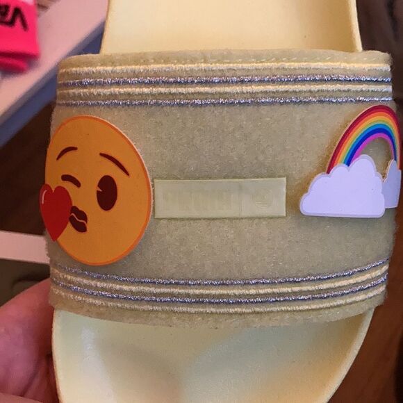 Puma Leadcat Emoji Slides(sold out on website) - Picture 8 of 9